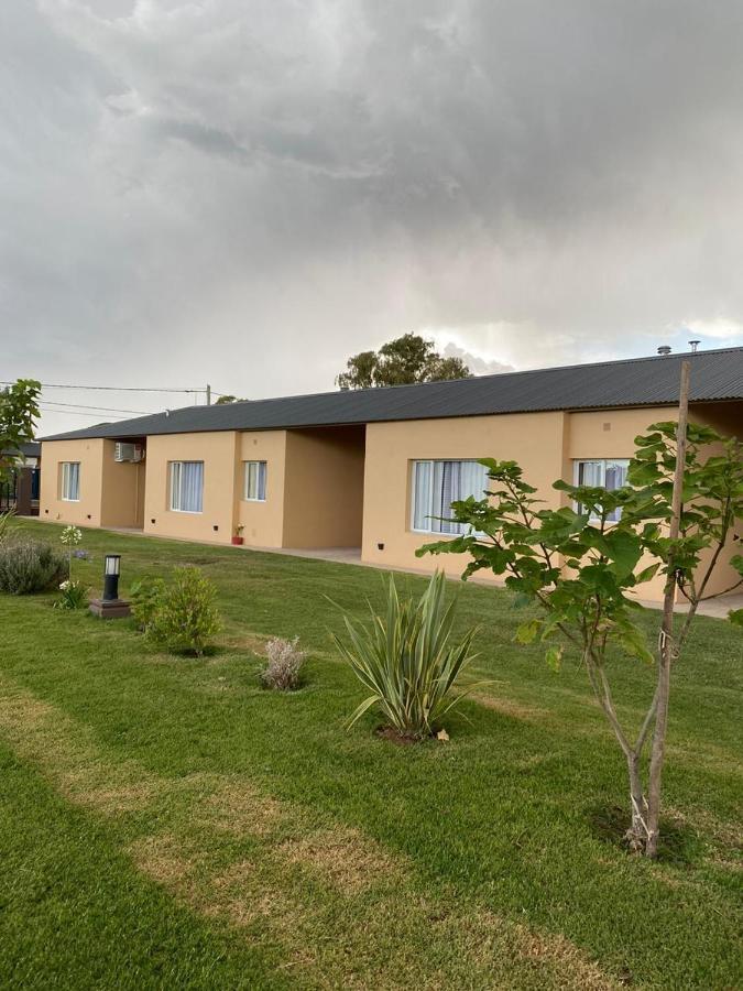 Las Catalpas Macachin  Exterior photo